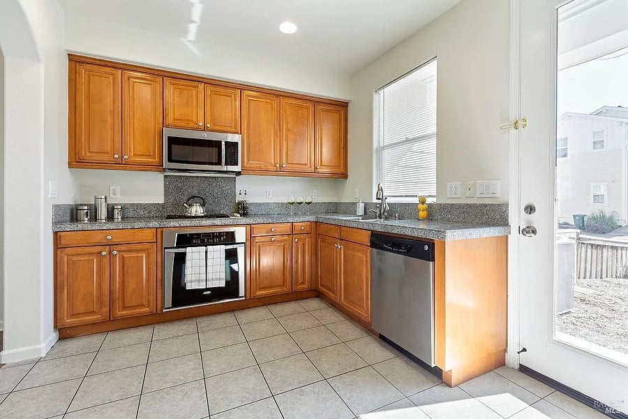 Furnished Finder property 1046115_1 photo 6