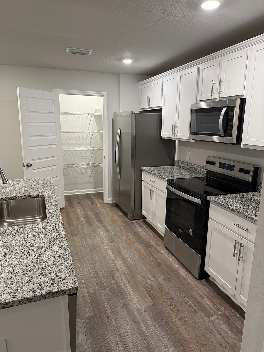 Furnished Finder property 1046142_1 photo 3