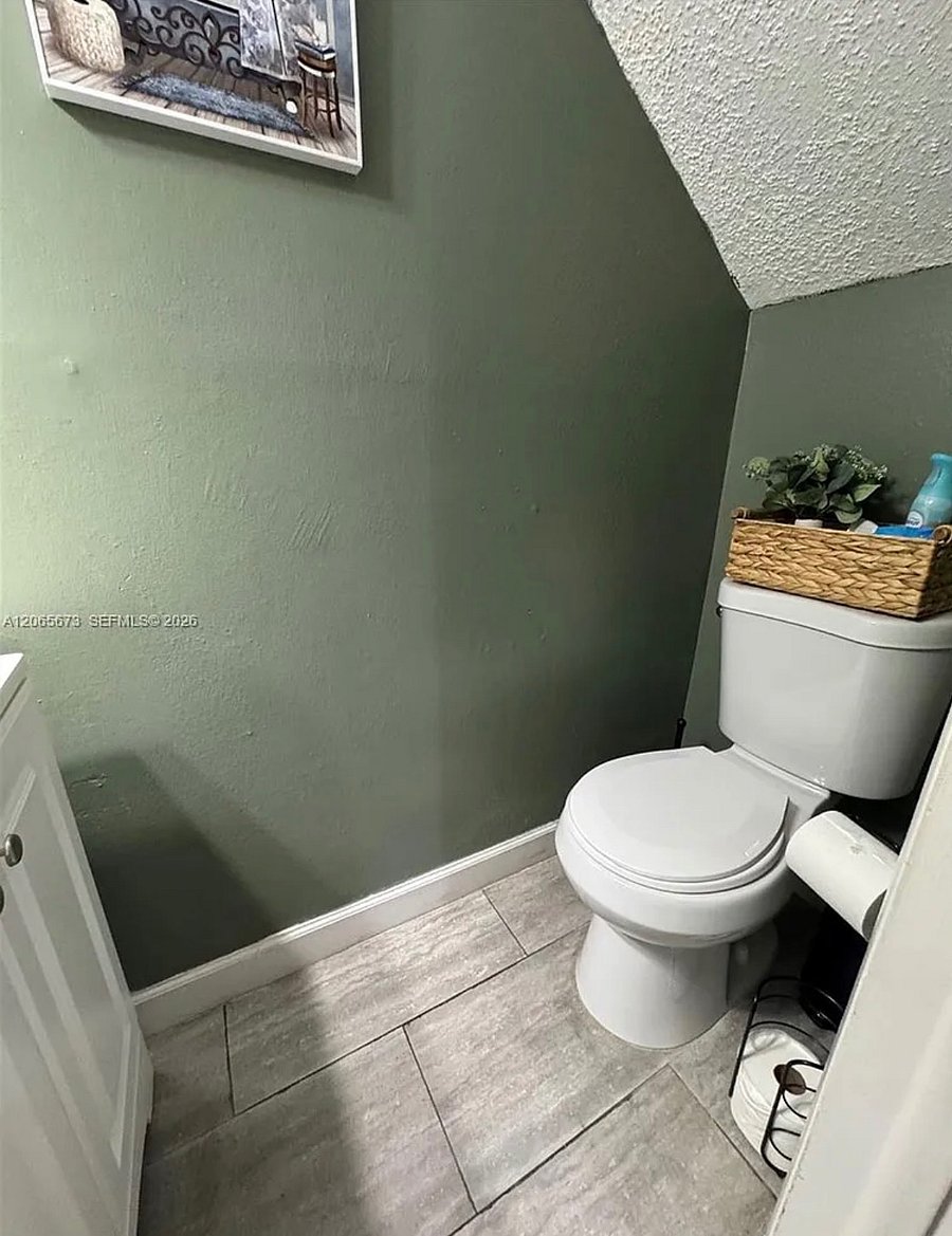 Furnished Finder property 1046229_1 photo 11