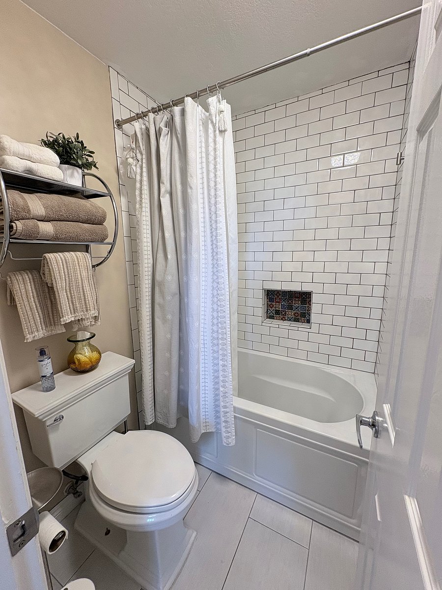 Furnished Finder property 1046348_1 photo 16