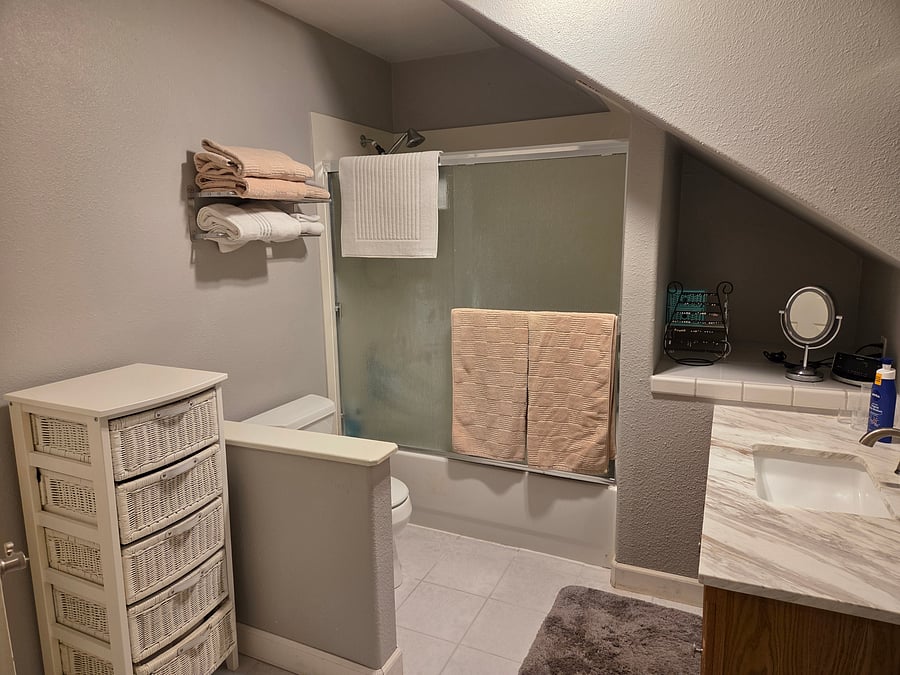 Furnished Finder property 1046382_1 photo 3