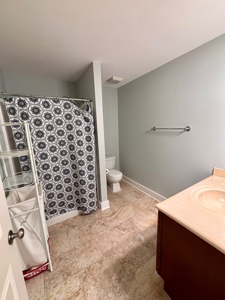 Full bath for bedroom #3