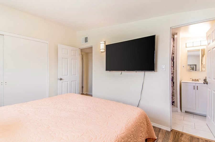 Furnished Finder property 1046426_1 photo 10