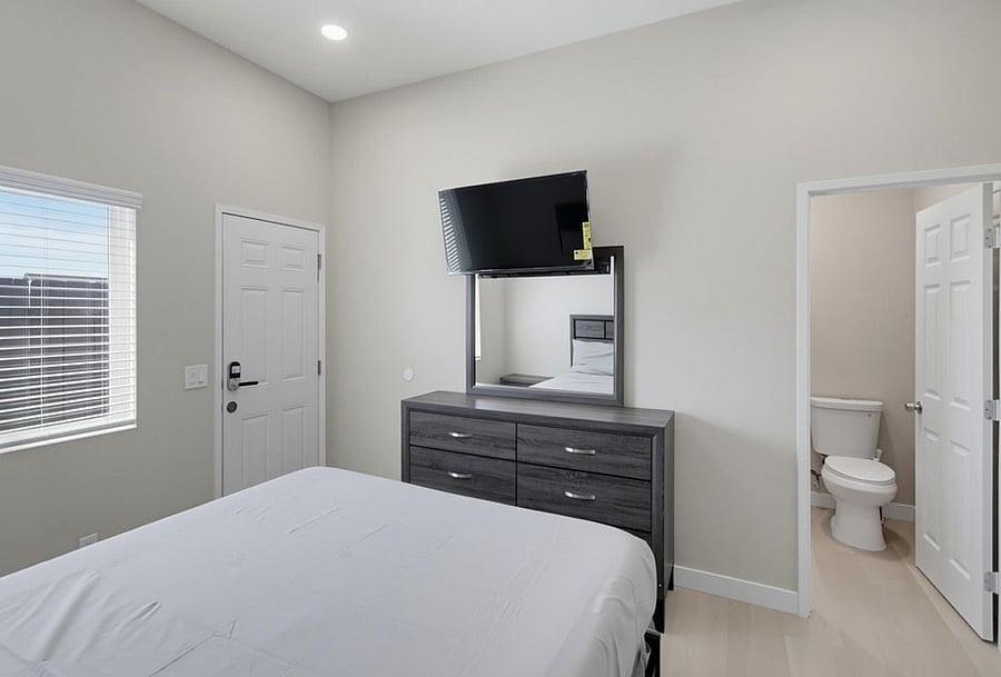 Furnished Finder property 1046460_1 photo 9