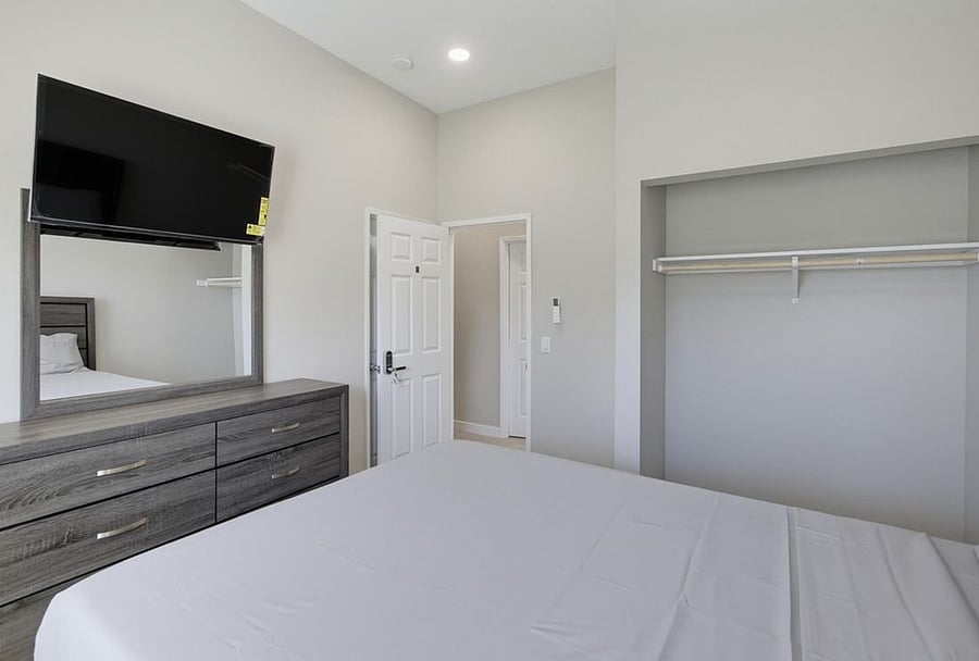 Furnished Finder property 1046460_1 photo 8