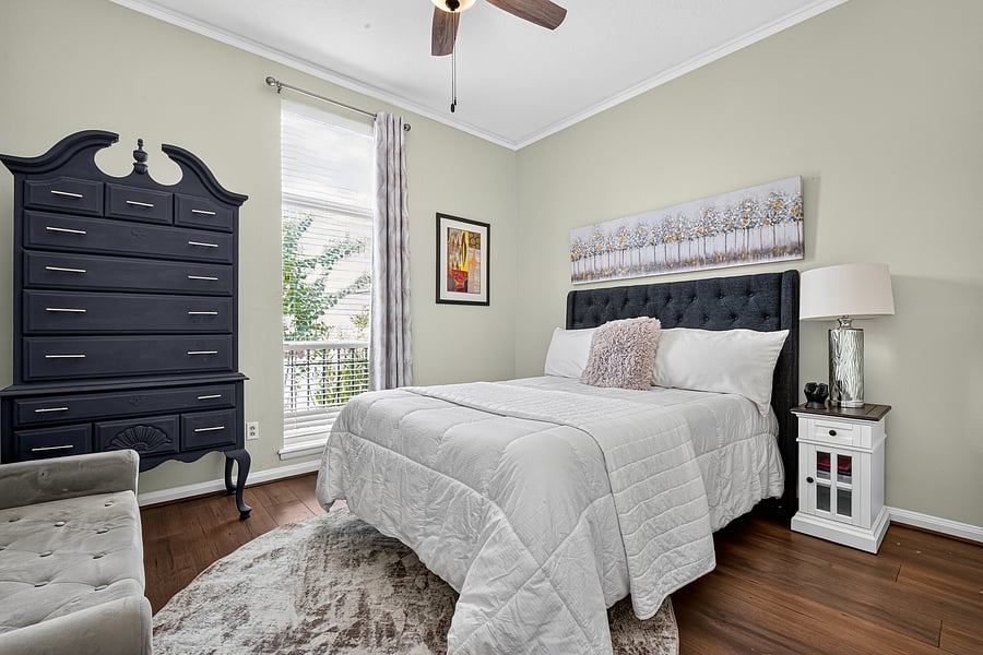 Queen size bed