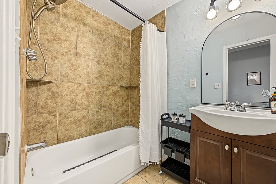 Furnished Finder property 1046526_1 photo 14