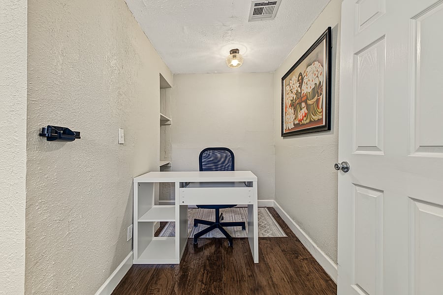 Furnished Finder property 1046526_1 photo 17