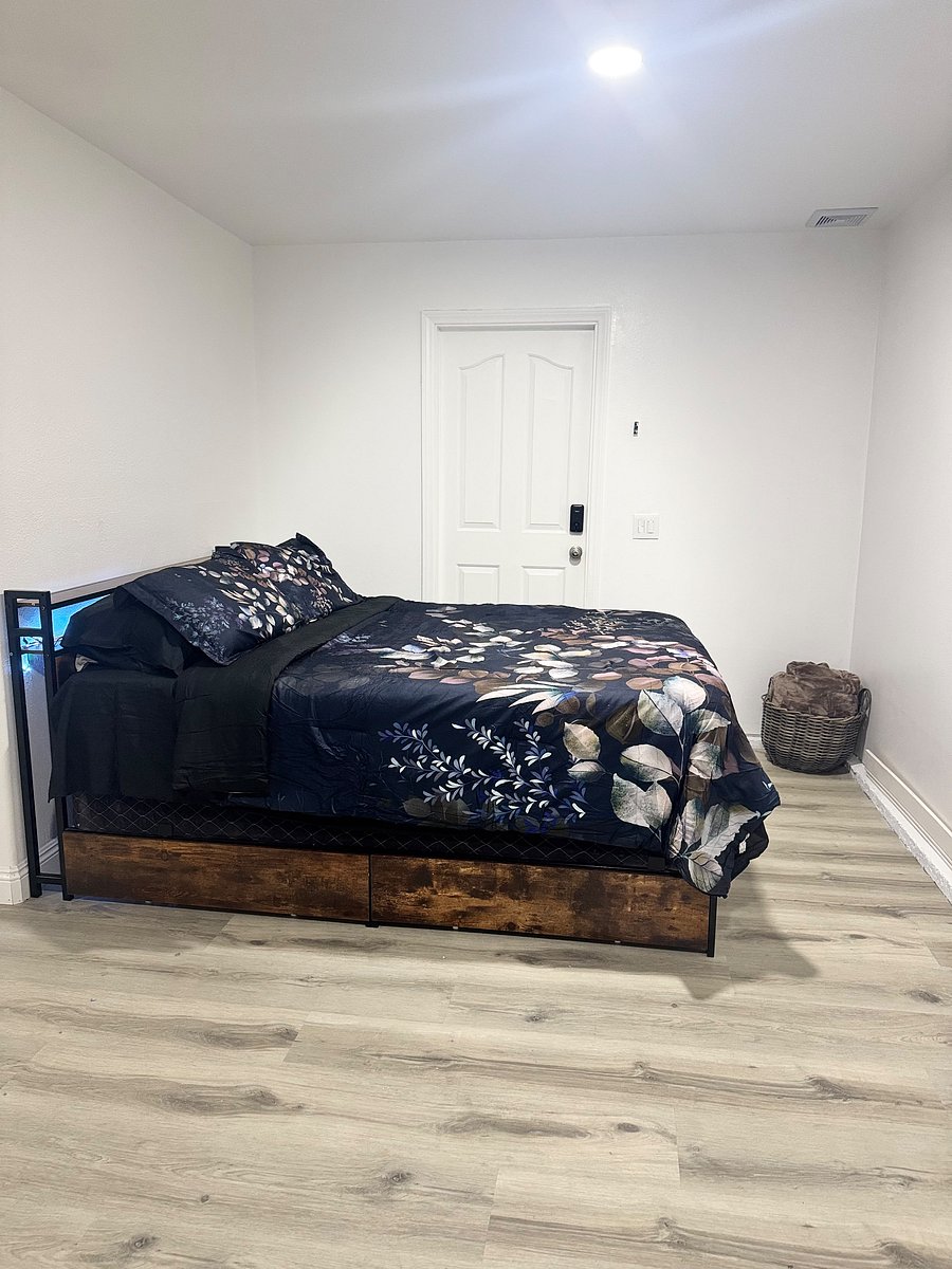 Furnished Finder property 1046605_1 photo 3