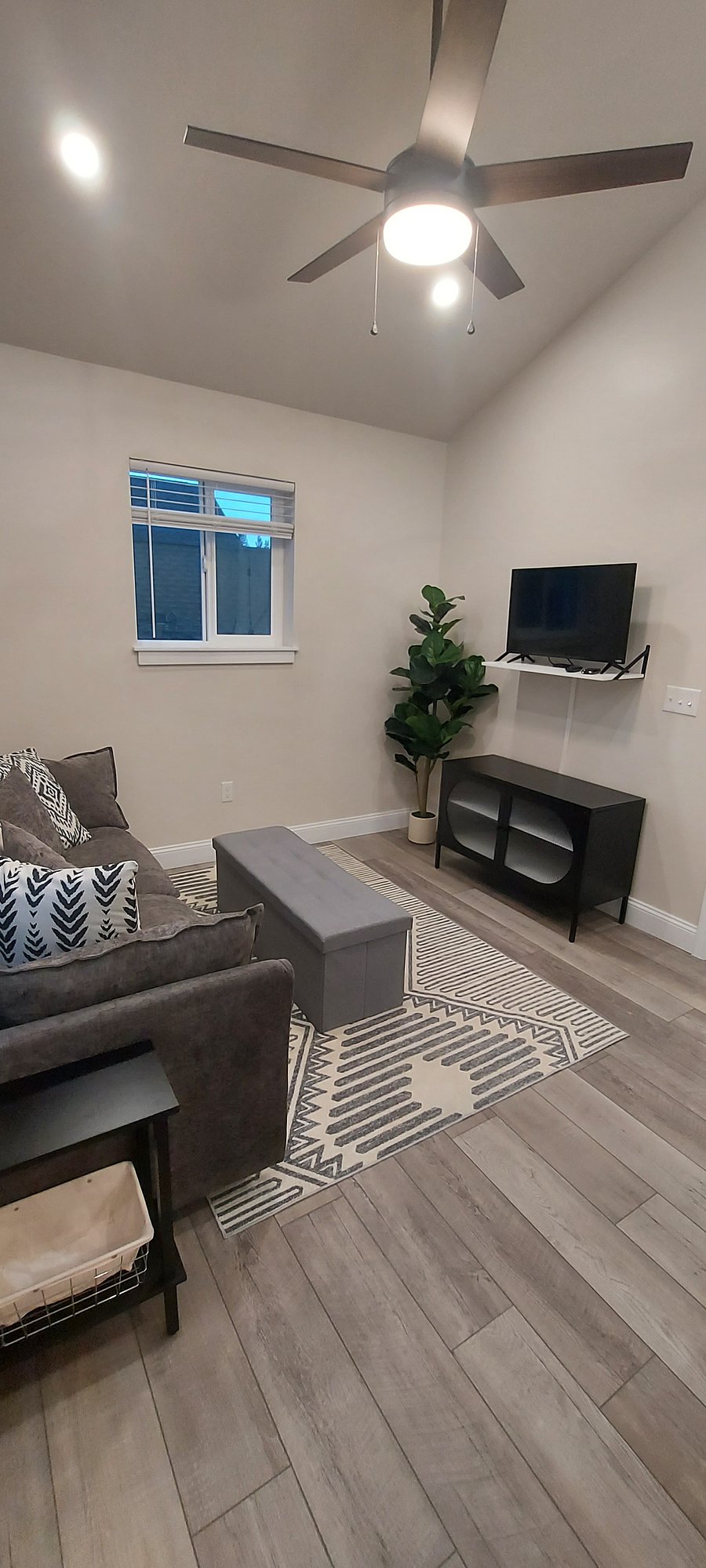 Furnished Finder property 1046615_1 photo 14