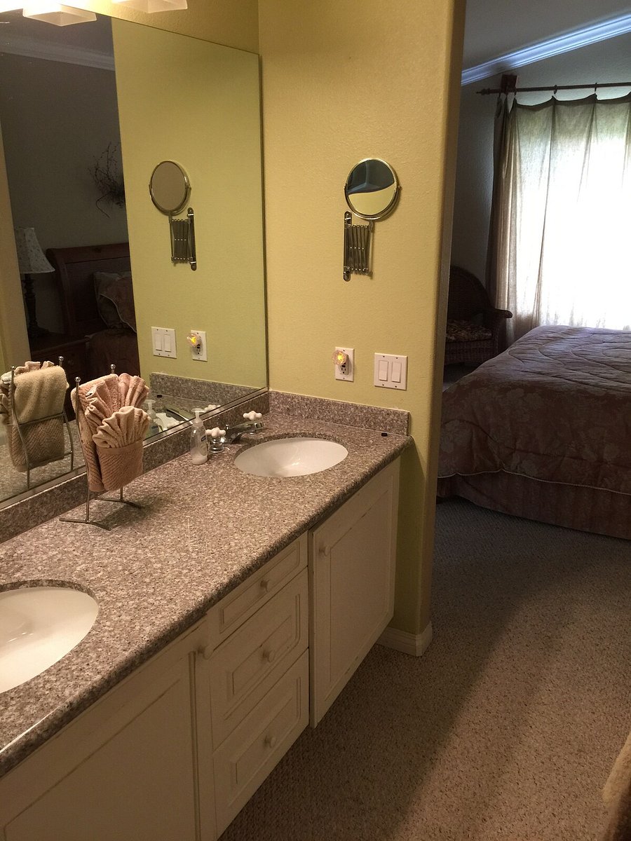 Furnished Finder property 1046700_1 photo 37
