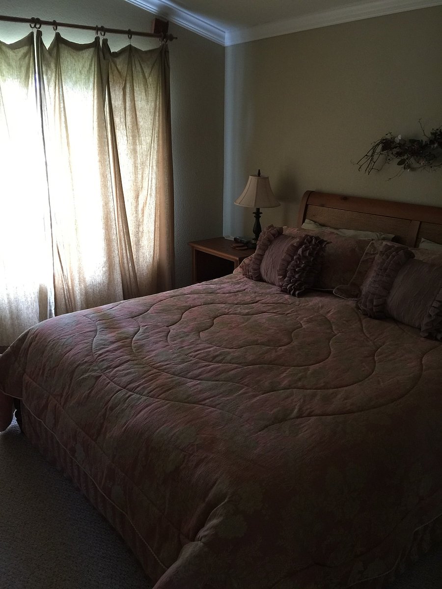 Furnished Finder property 1046700_1 photo 38