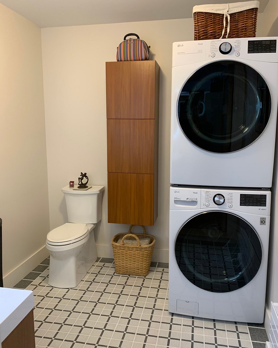 First floor - 1/2 bath, laundry room