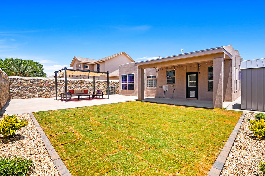 Furnished Finder property 1046888_1 photo 32