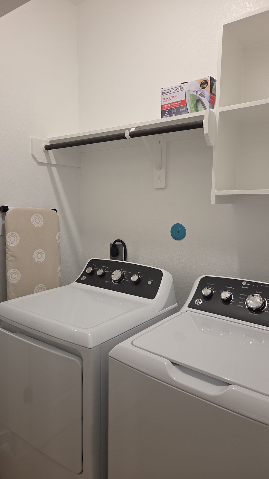 Full-Size Laundry Washer & dryer conveniently located in-home, making it easy to pack light and stay awhile.