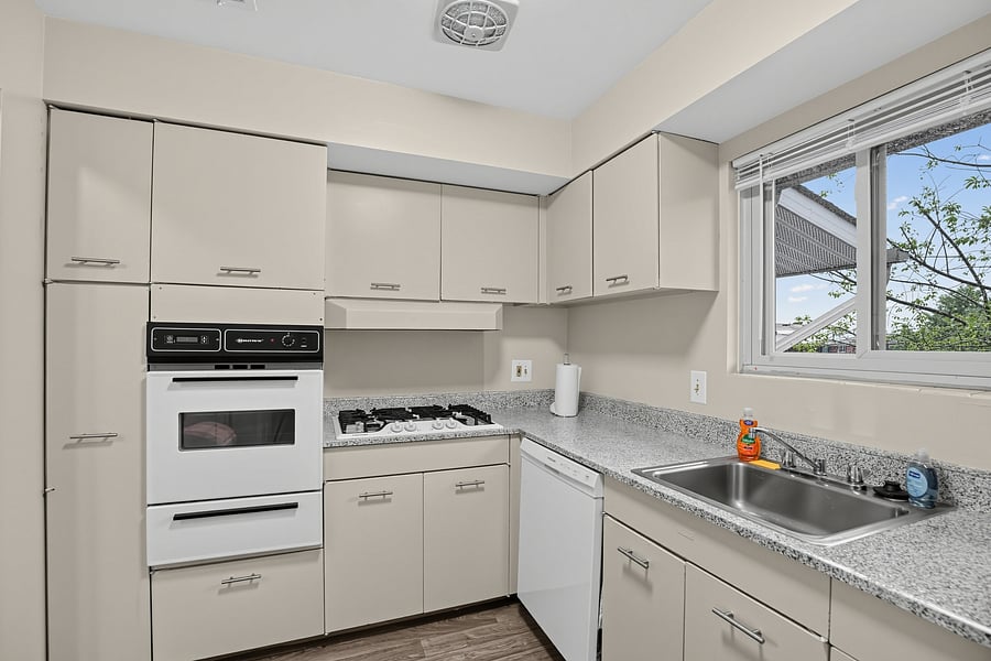 Furnished Finder property 1046965_1 photo 3