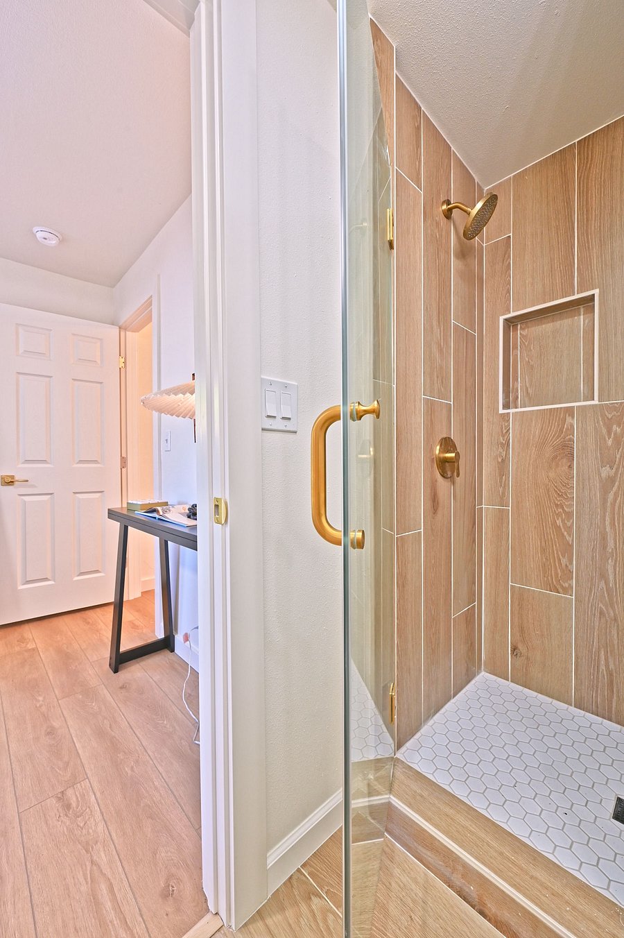 Furnished Finder property 1047210_1 photo 24