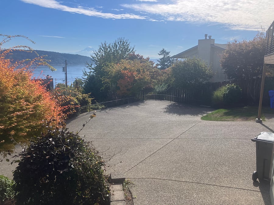 Additional Parking at top of the driveway can hold 2-3 more cars