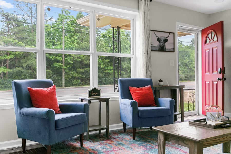 Kick back on the cozy seating and enjoy your favorite shows-this inviting living area makes it easy to feel right at home.