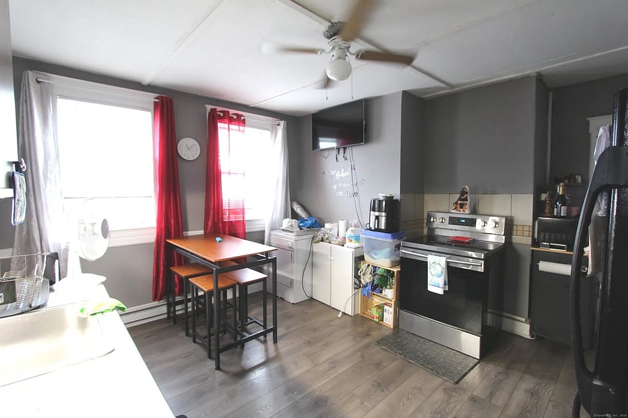 Furnished Finder property 1047337_1 photo 4