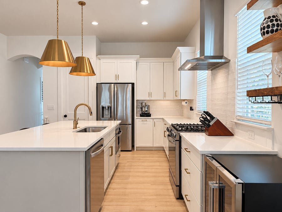 Fully equipped kitchen with large island and counter seating