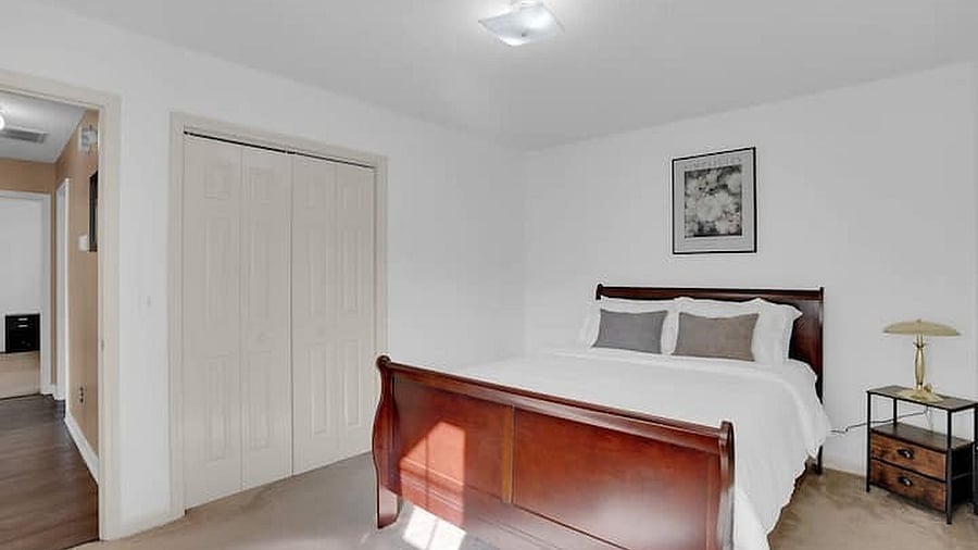 2nd Bedroom includes a queen sleigh bed