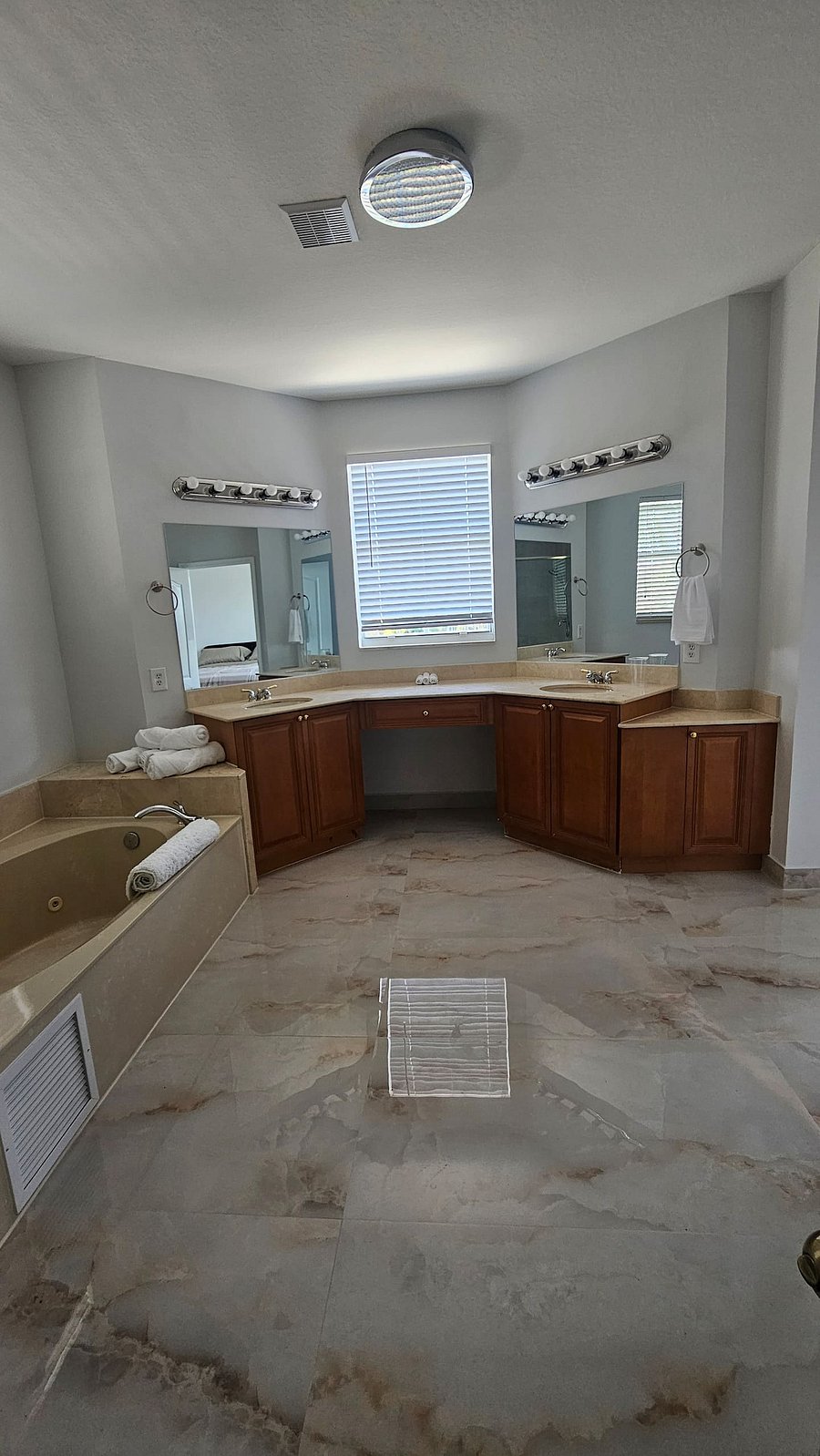 Furnished Finder property 1047725_1 photo 12