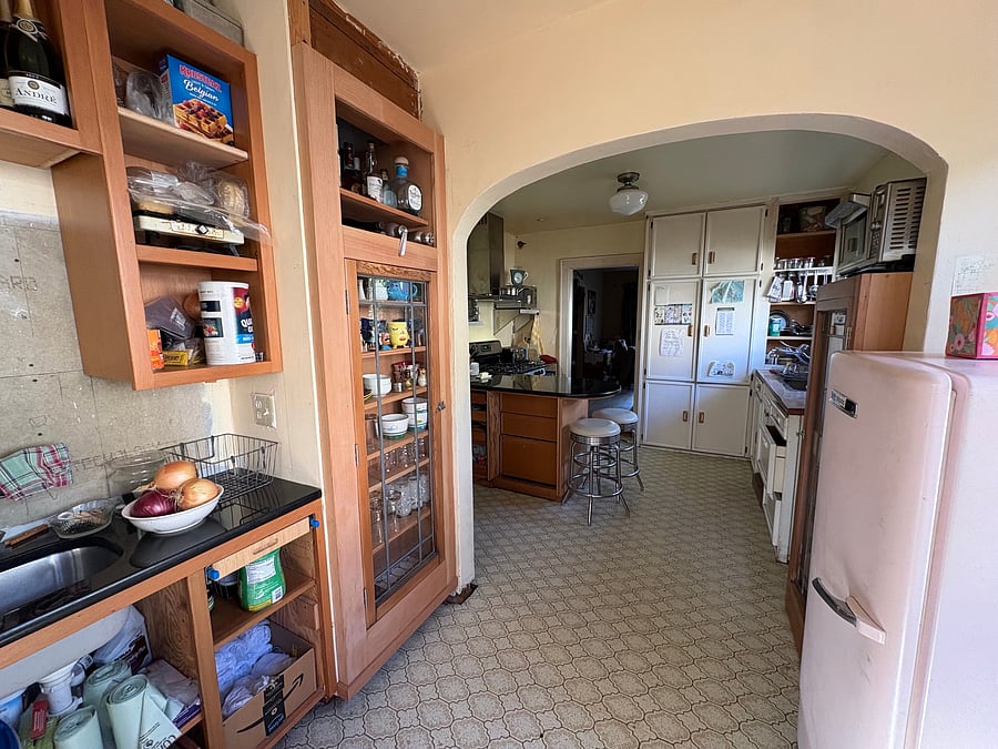 Full kitchen available