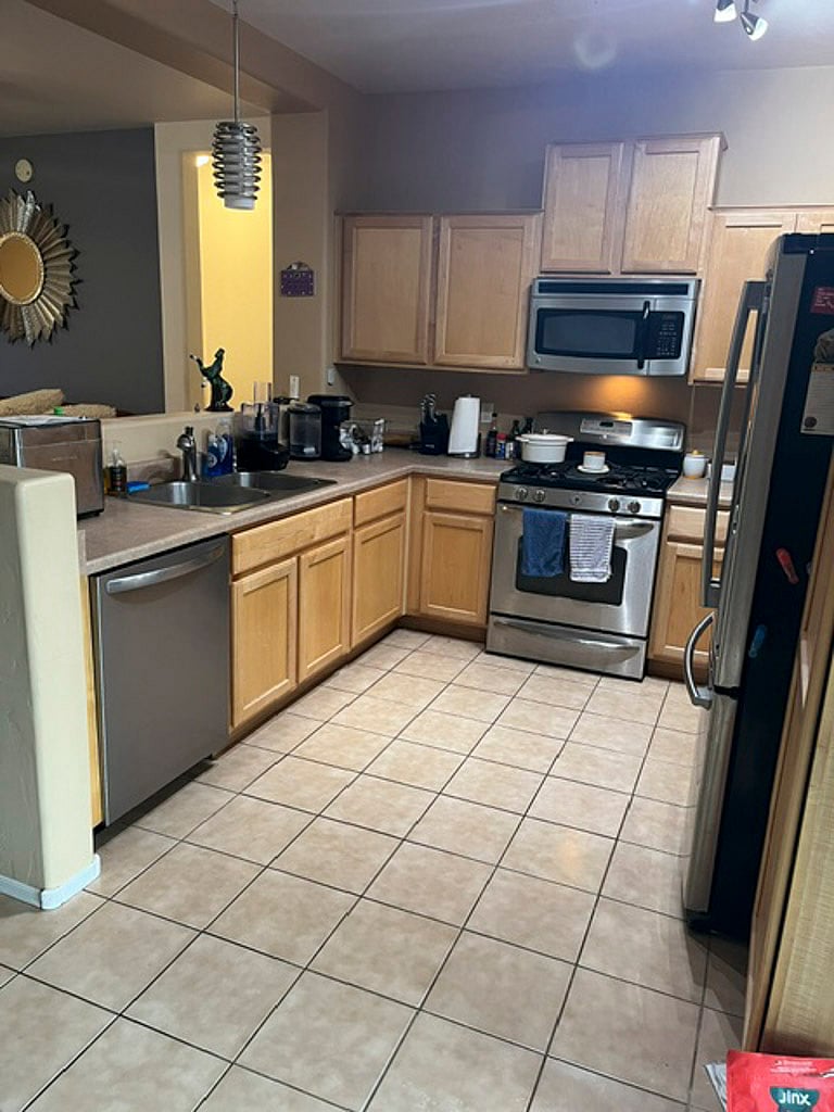Furnished Finder property 1047844_1 photo 2