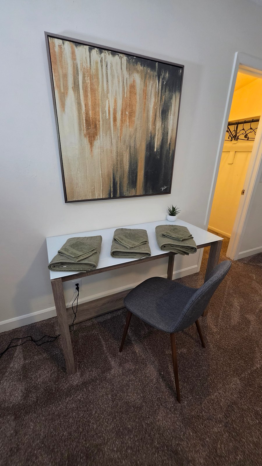 Furnished Finder property 1047959_1 photo 25