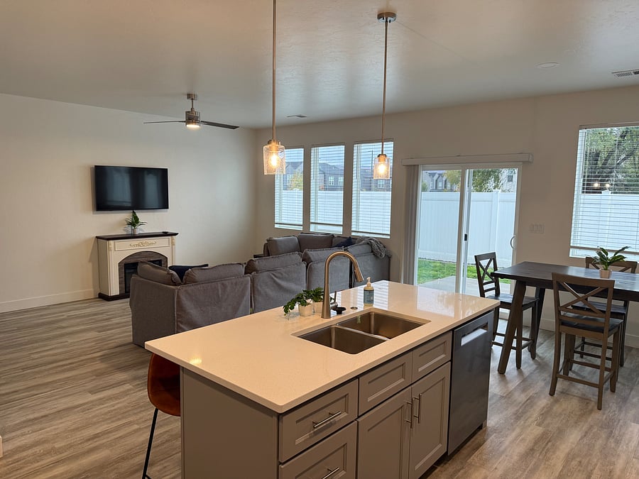 Furnished Finder property 1048013_1 photo 4