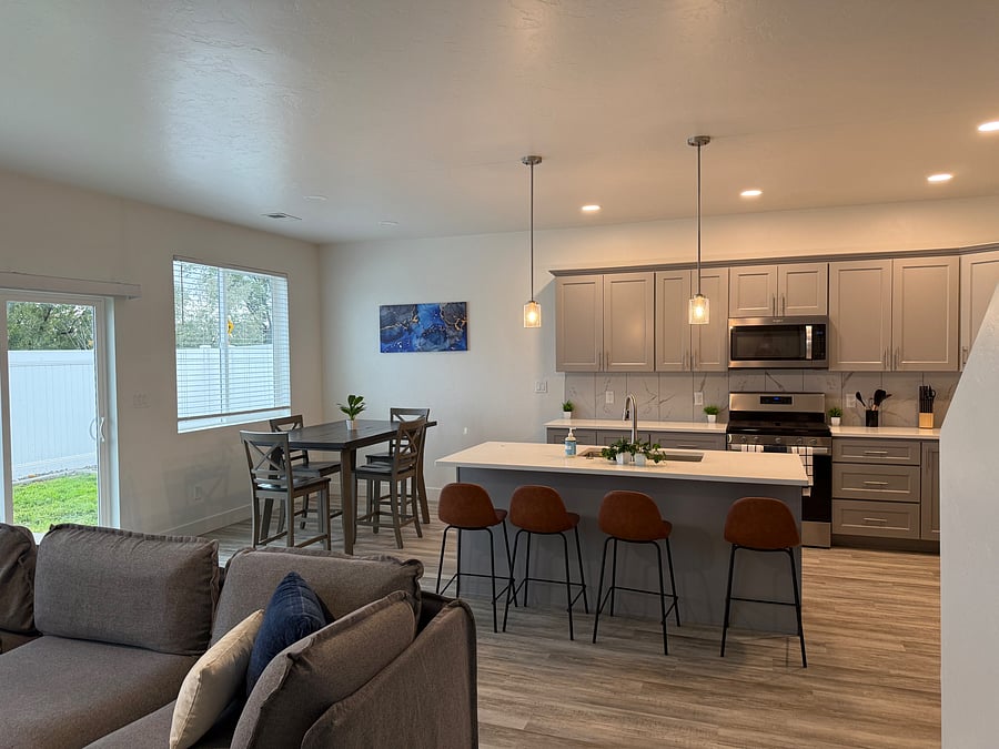 Furnished Finder property 1048013_1 photo 3