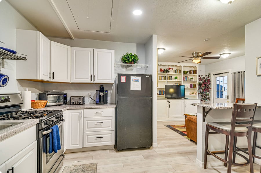 Furnished Finder property 1048058_1 photo 9