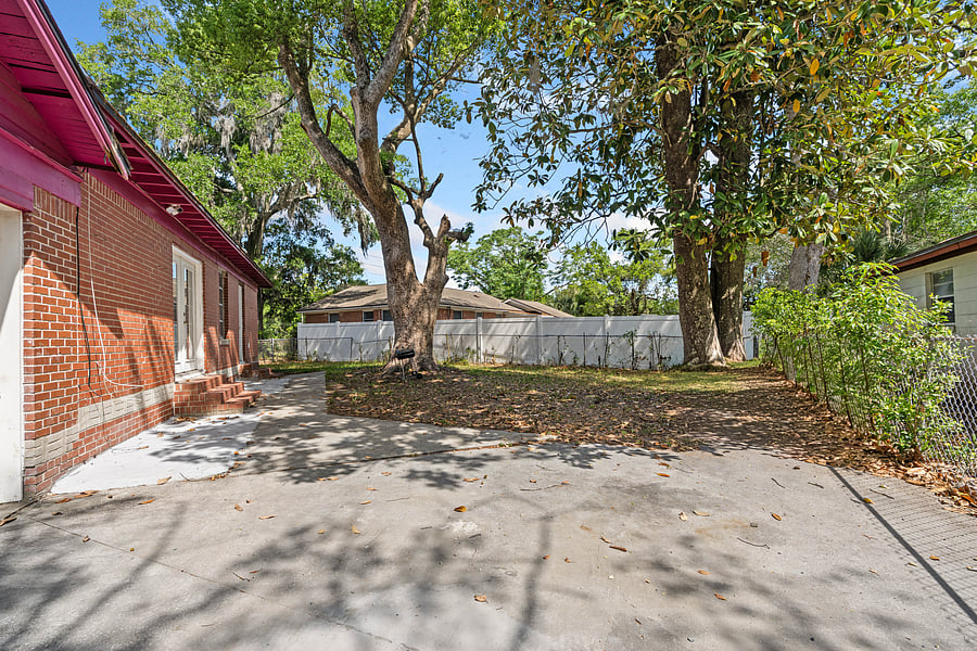 Furnished Finder property 1048115_1 photo 43