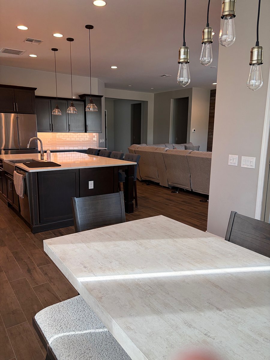 Kitchen/family room overview