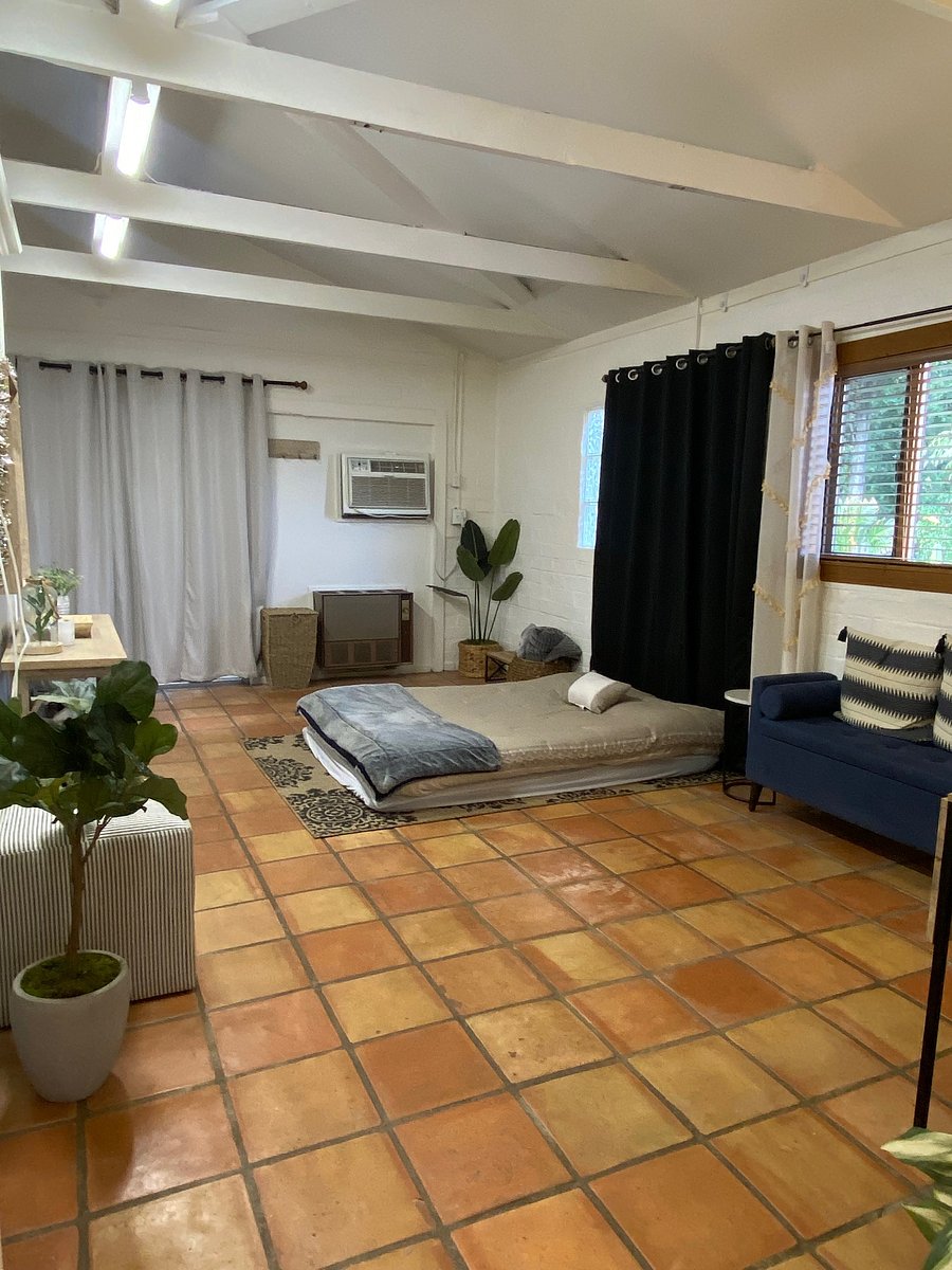 Living Room optional guest layout view 3