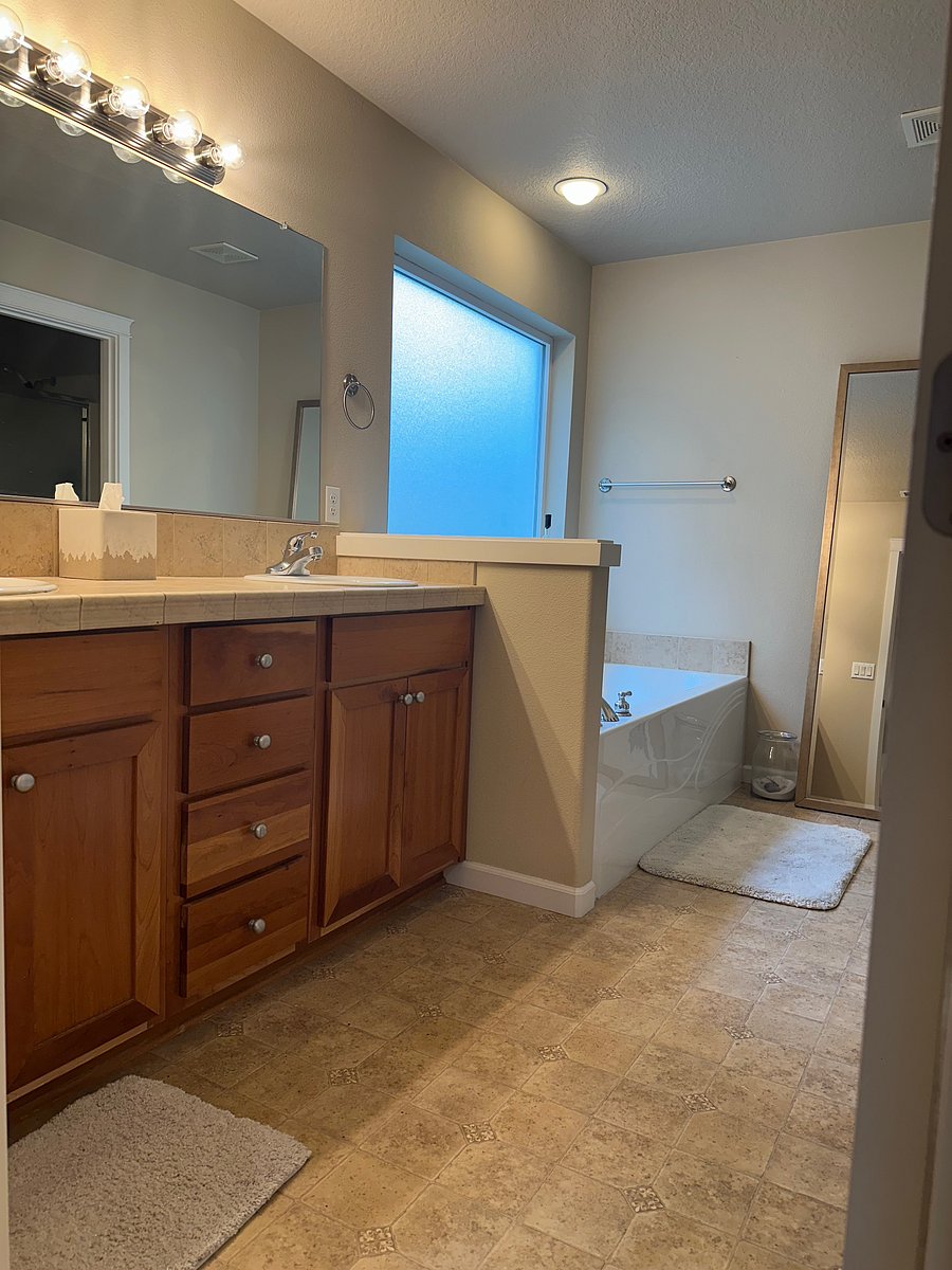 Furnished Finder property 1048212_1 photo 11