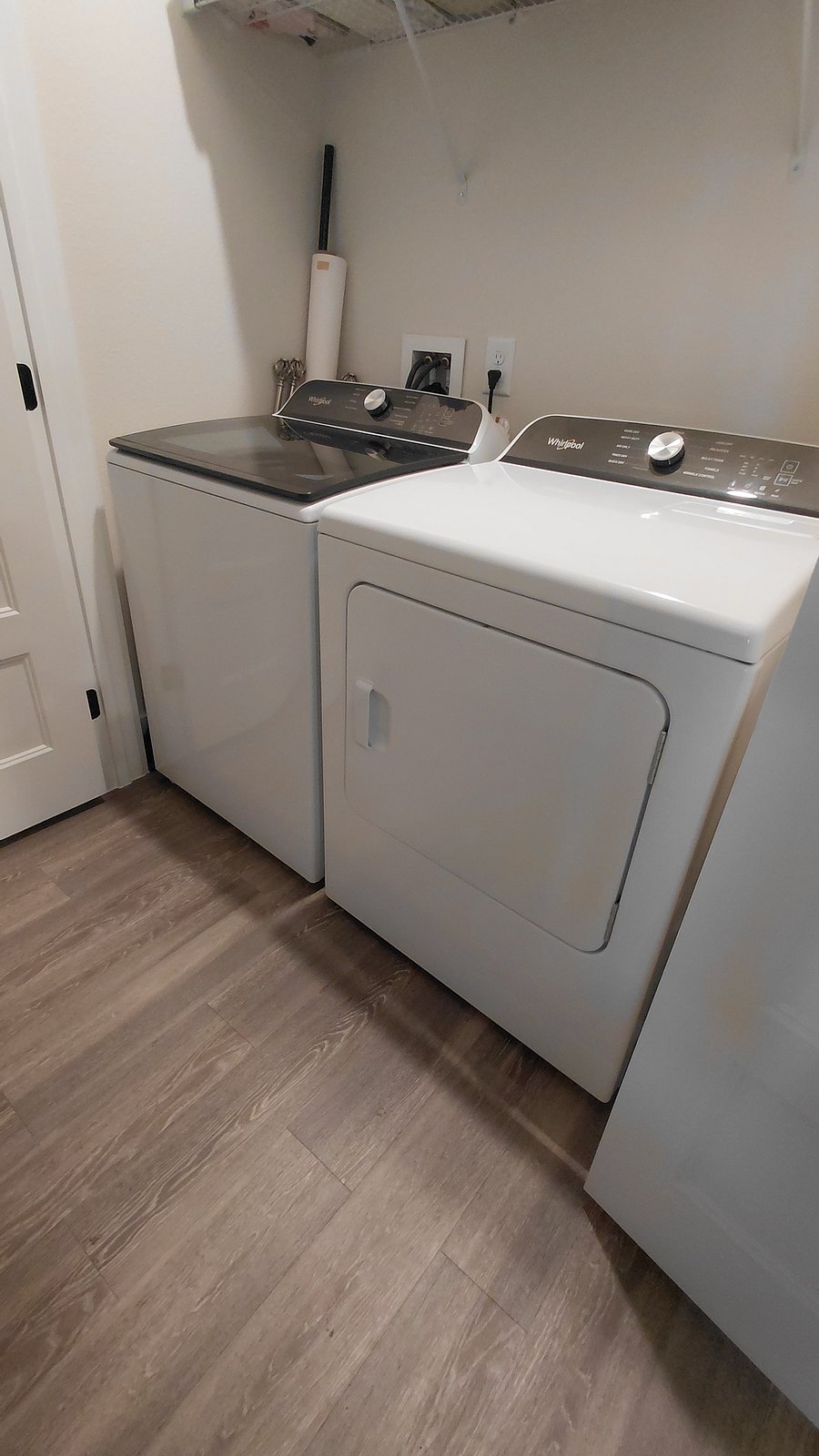 Smell the fresh Laundry right in the cozy private 1 bedroom apartment