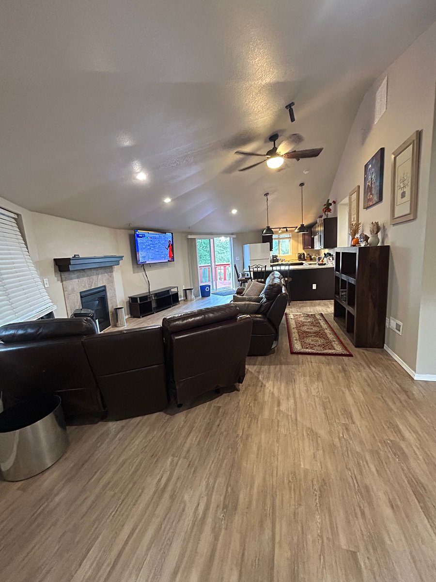 Furnished Finder property 1048327_1 photo 3