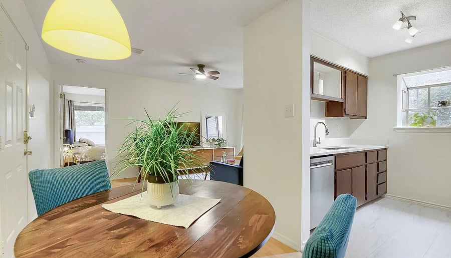 Furnished Finder property 1048370_1 photo 4