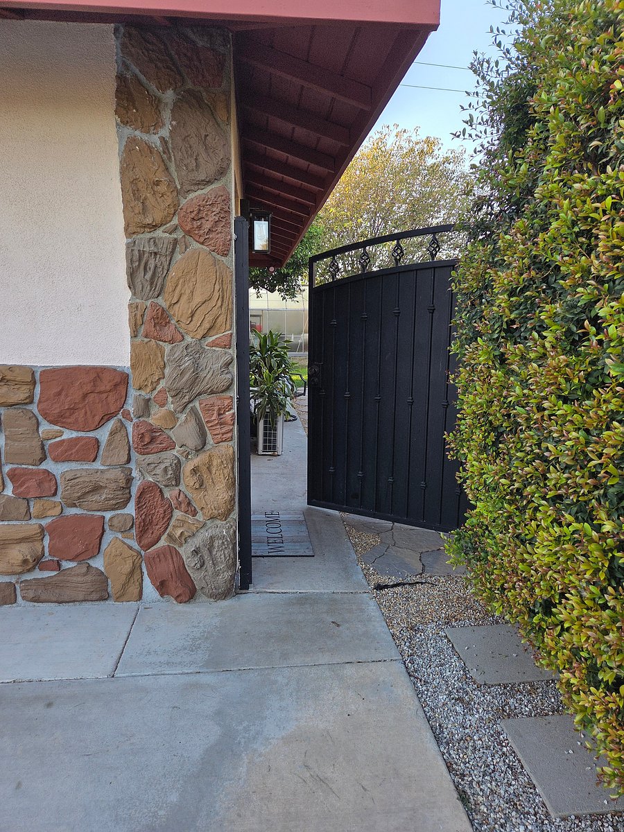 Furnished Finder property 1048398_1 photo 15