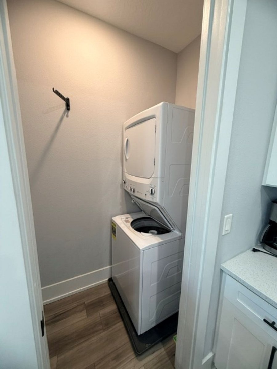 Furnished Finder property 1048402_1 photo 8