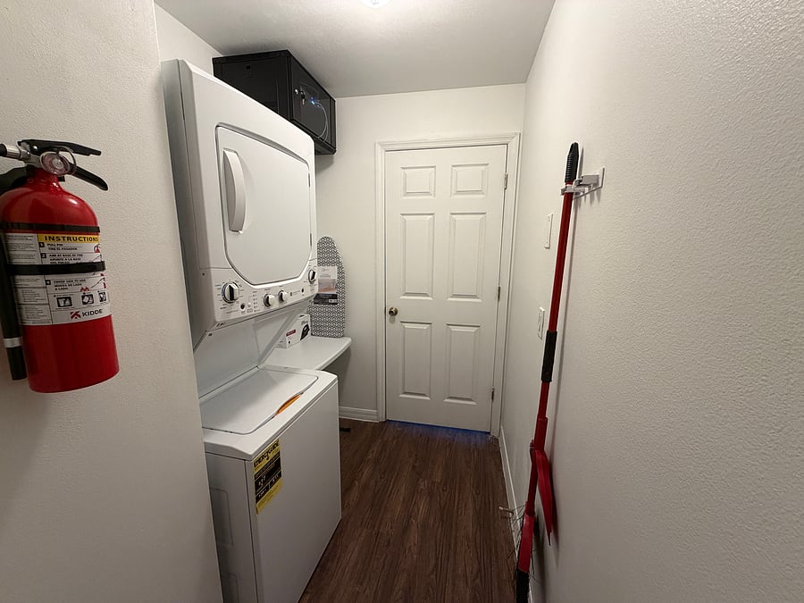 Furnished Finder property 1048415_1 photo 29