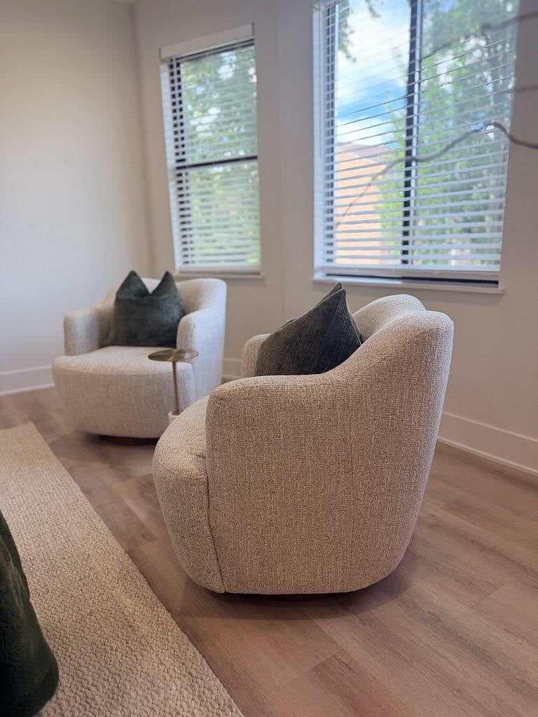 Furnished Finder property 1048431_1 photo 2