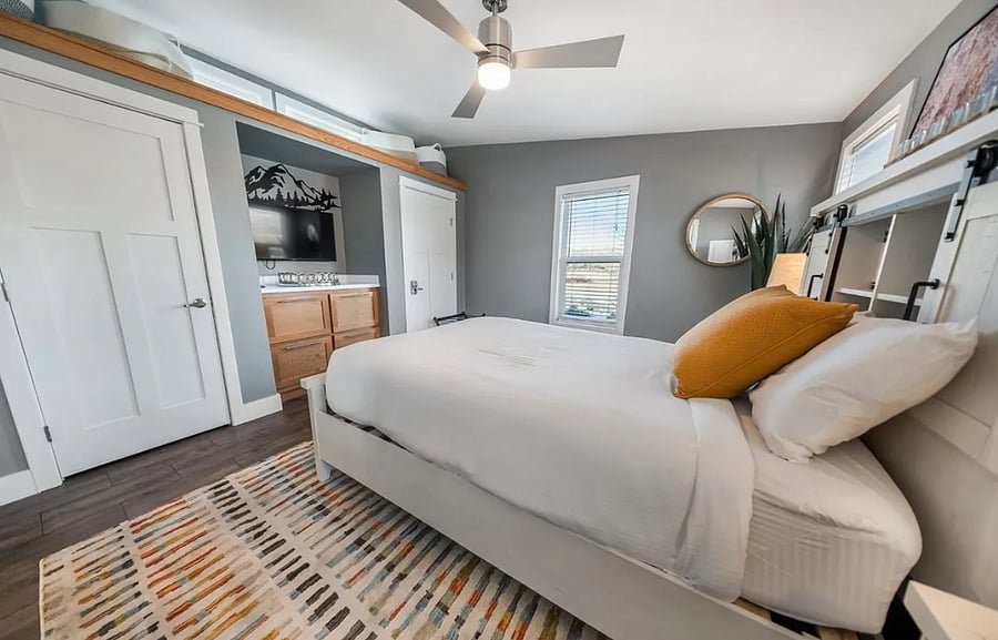 Bedroom in Unit 1 (main house)