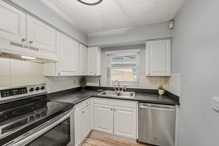 Furnished Finder property 1048589_1 photo 13