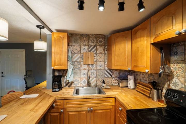 Furnished Finder property 1048671_1 photo 10