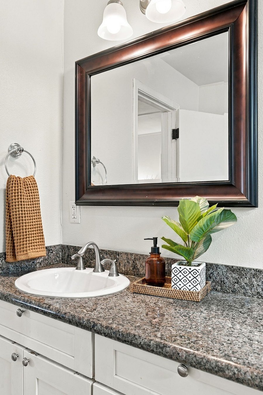 Furnished Finder property 1048763_1 photo 21