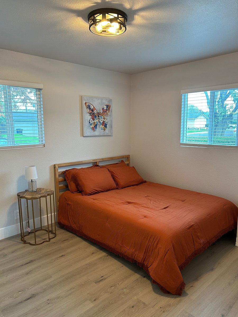 Furnished Finder property 1048973_1 photo 11