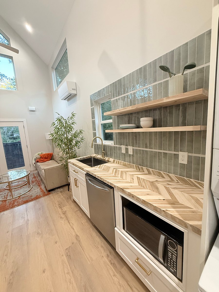 Furnished Finder property 1049068_1 photo 13